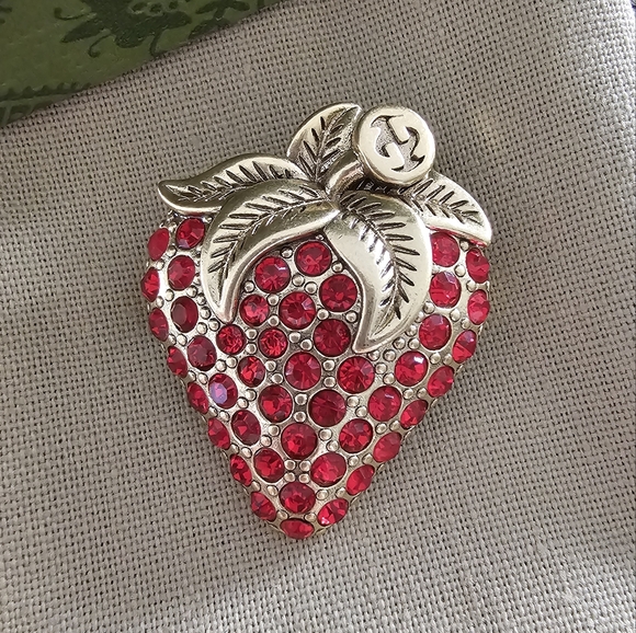 GG Strawberry Brooch | Red 🍓 - Picture 2 of 9